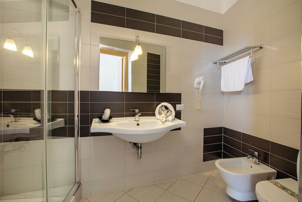 Divino Hotel — Hotel rooms in Rilievo, Sicily