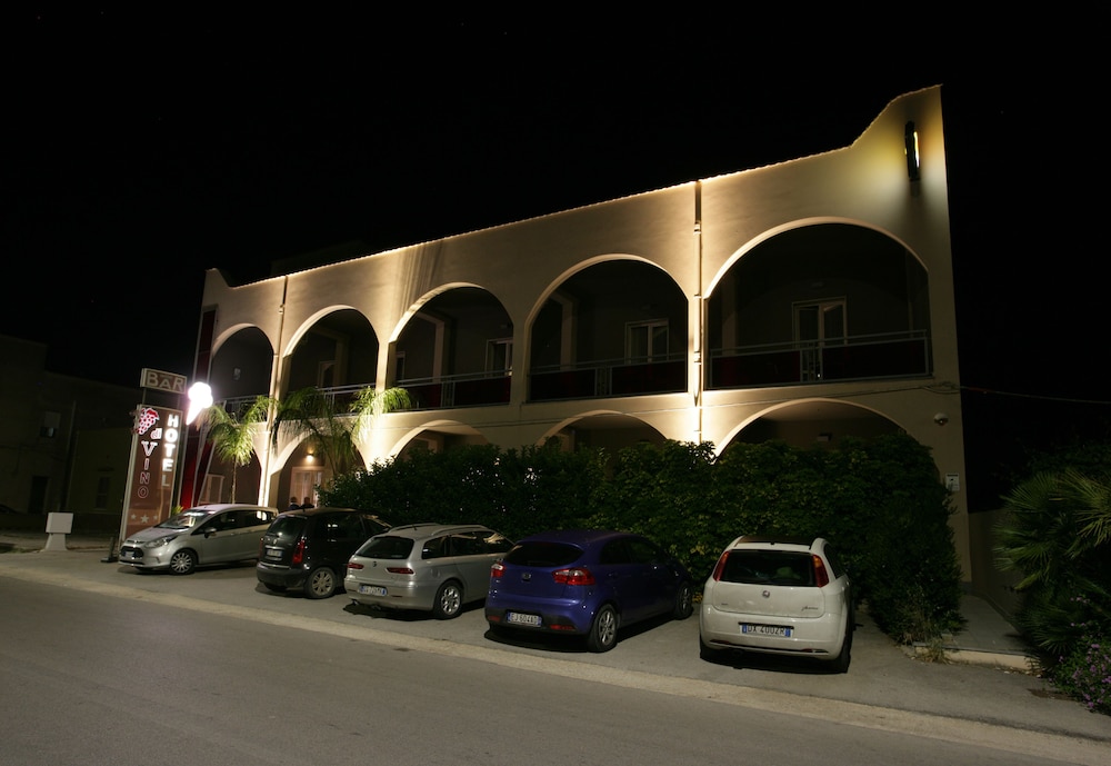 Divino Hotel — Hotel building in Rilievo, Sicily
