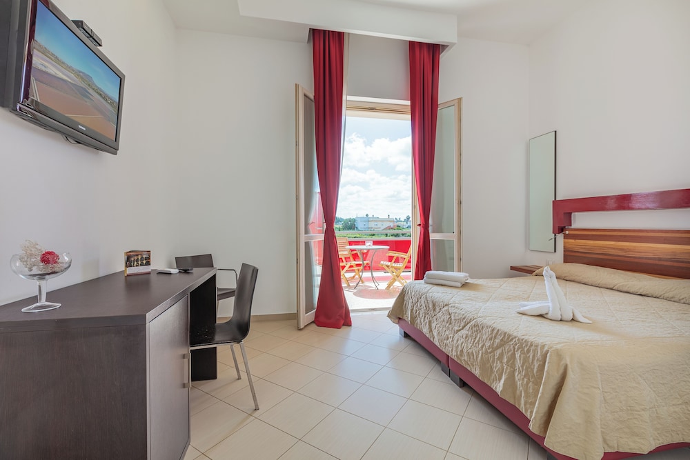 Divino Hotel — Hotel rooms in Rilievo, Sicily