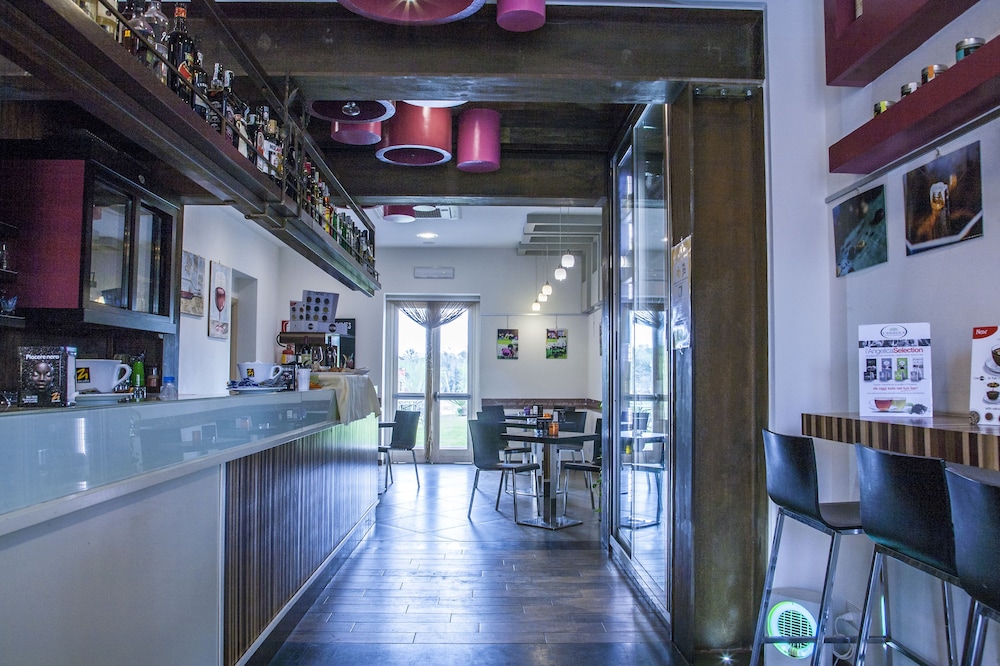 Divino Hotel — Restaurant & bars in Rilievo, Sicily
