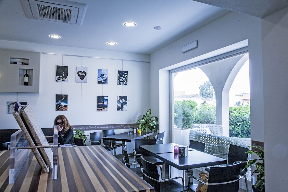 Divino Hotel — Restaurant & bars in Rilievo, Sicily
