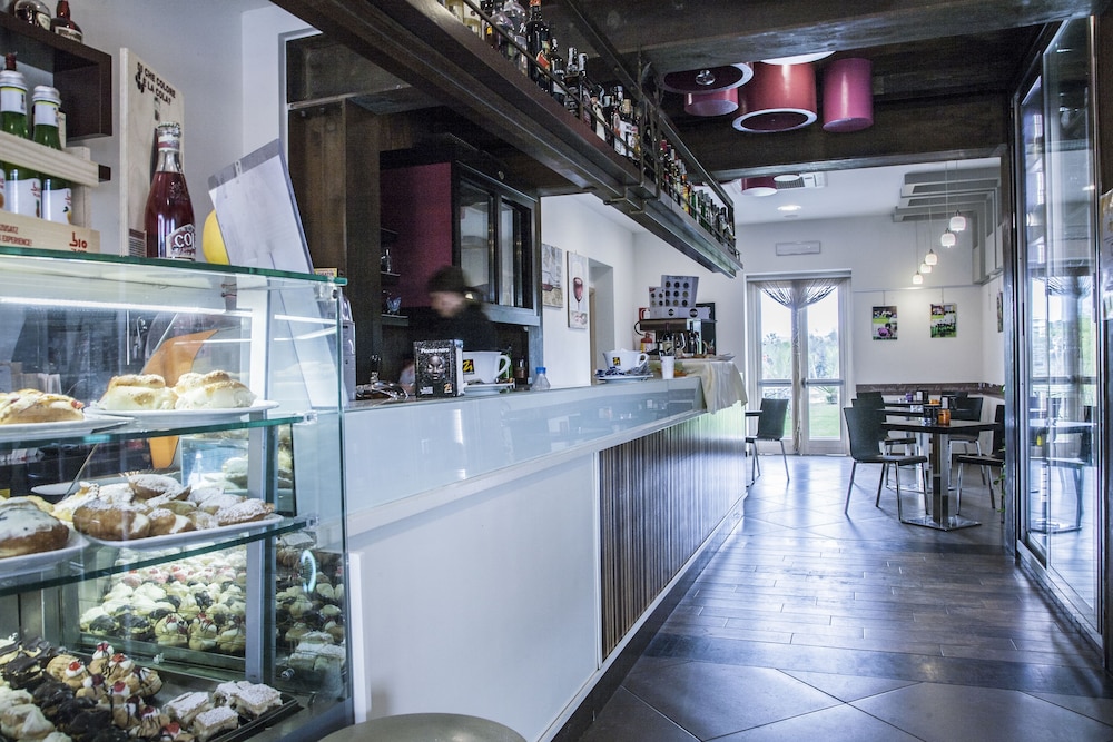 Divino Hotel — Restaurant & bars in Rilievo, Sicily