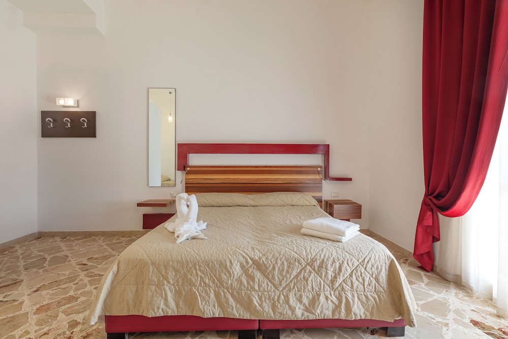 Divino Hotel — Hotel rooms in Rilievo, Sicily