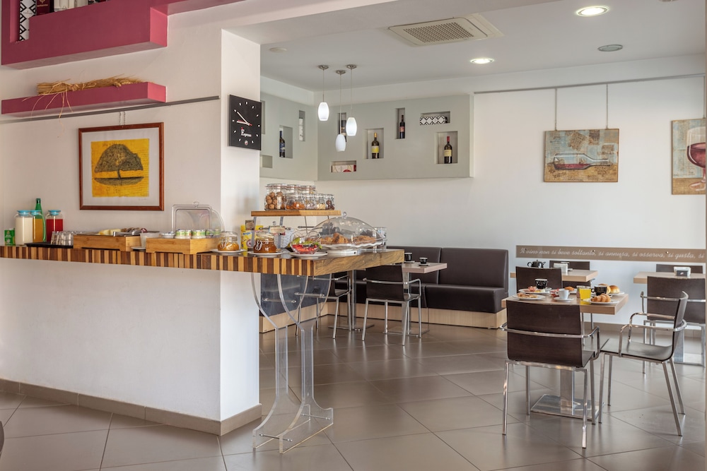 Divino Hotel — Restaurant & bars in Rilievo, Sicily