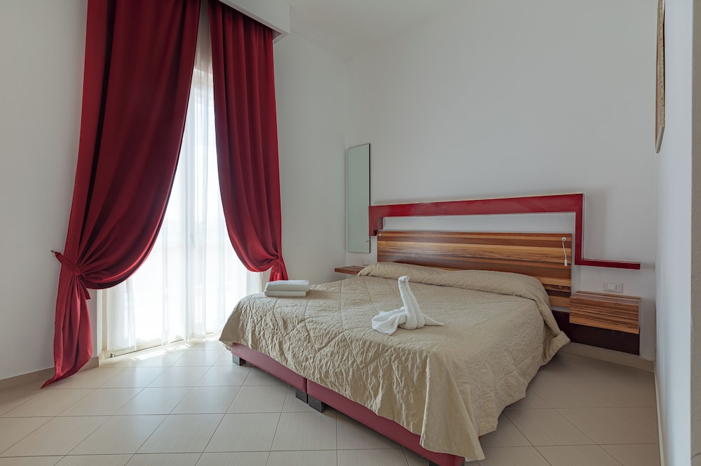 Divino Hotel — Hotel rooms in Rilievo, Sicily