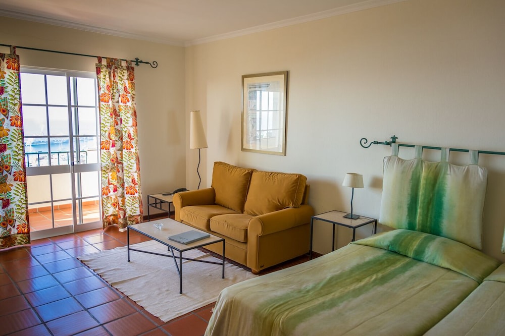 Quinta Mãe dos Homens — Hotel rooms in Funchal, Madeira