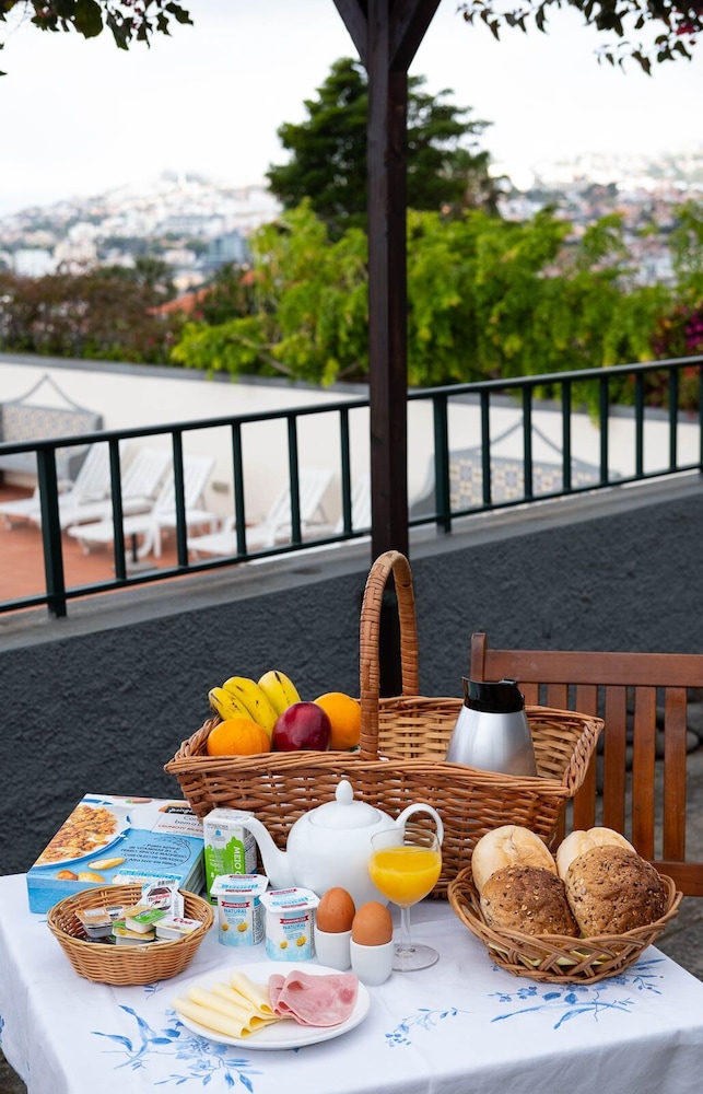 Quinta Mãe dos Homens — Hotel rooms in Funchal, Madeira