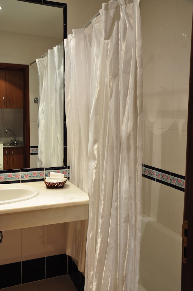 Vila Marta — Hotel rooms in Funchal, Madeira