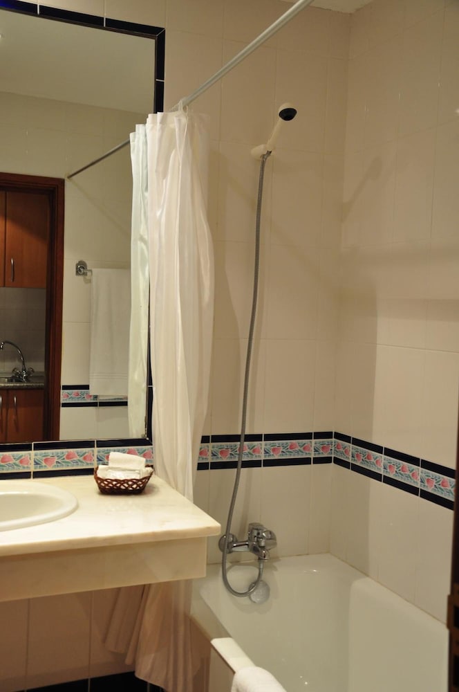 Vila Marta — Hotel rooms in Funchal, Madeira