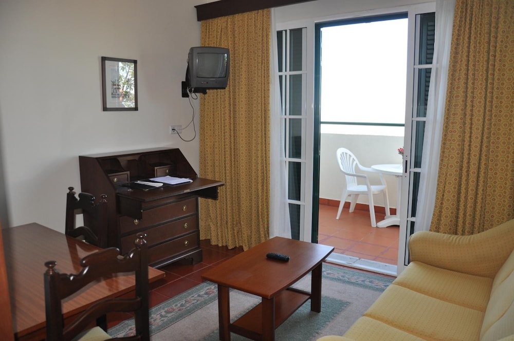 Vila Marta — Hotel rooms in Funchal, Madeira