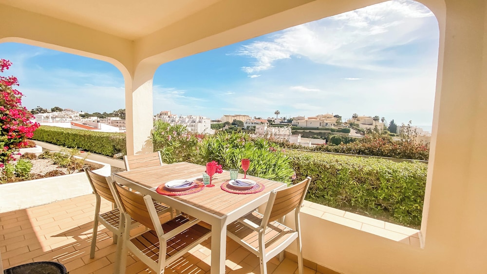 Monte Dourado Resort — Hotel building in Carvoeiro, Faro
