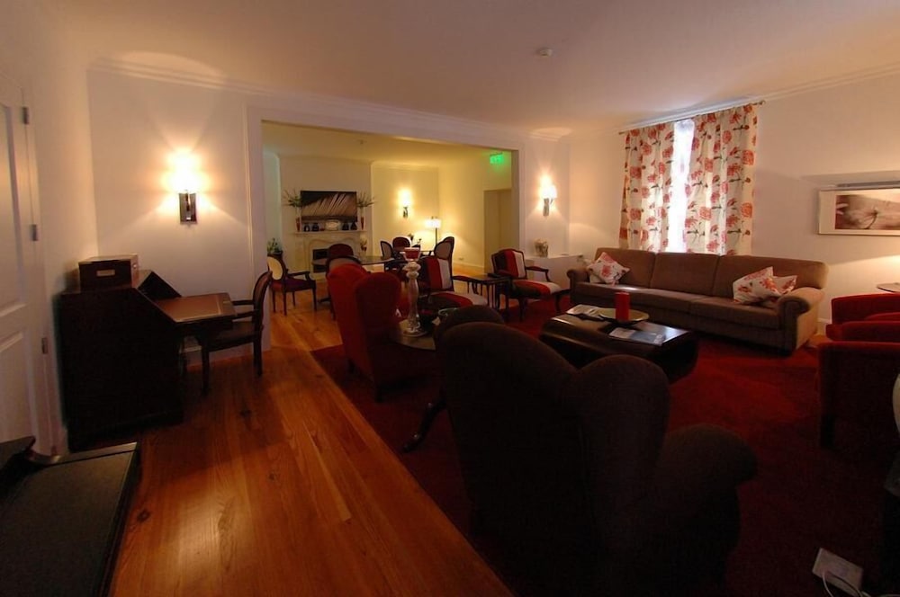 Arts In Hotel Conde Carvalhal — Hotel rooms in Funchal, Madeira