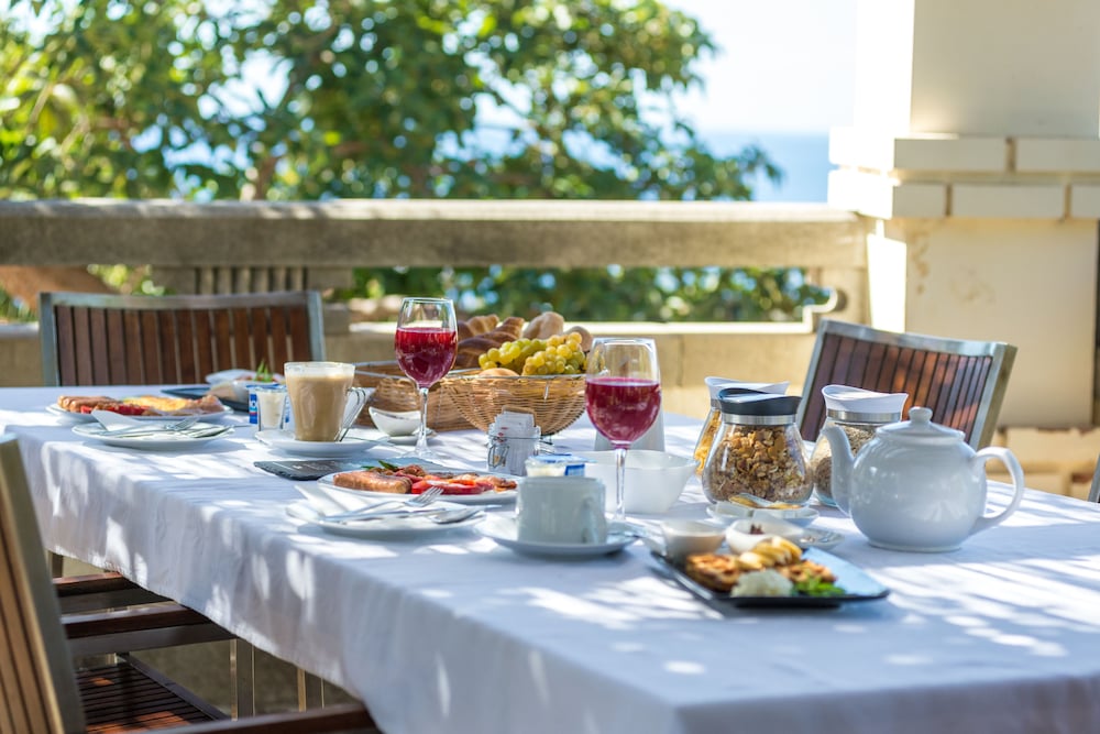 Arts In Hotel Conde Carvalhal — Restaurant & bars in Funchal, Madeira