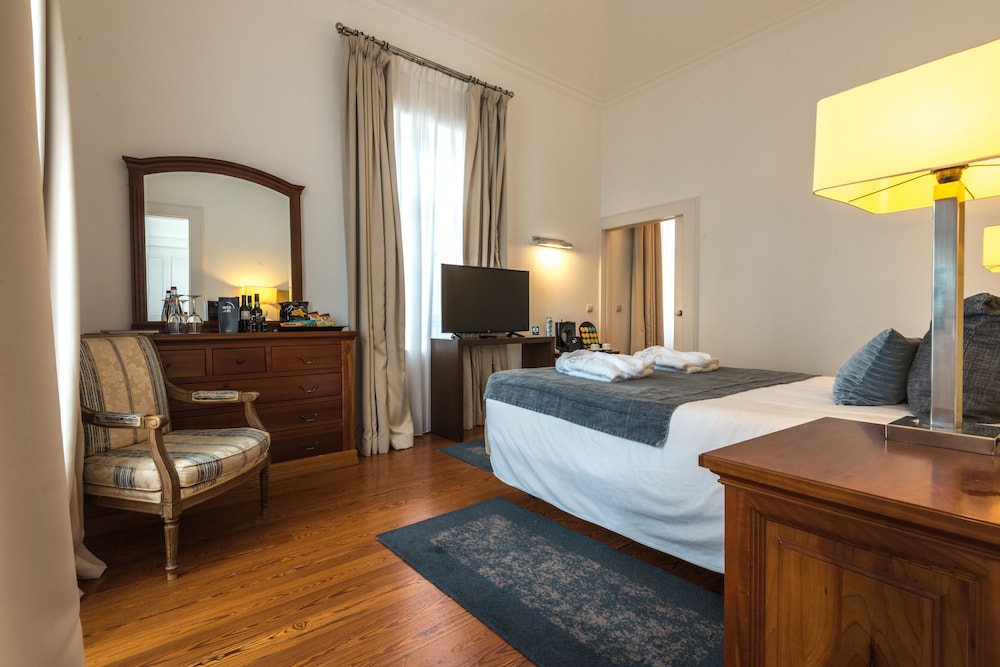 Arts In Hotel Conde Carvalhal — Hotel rooms in Funchal, Madeira