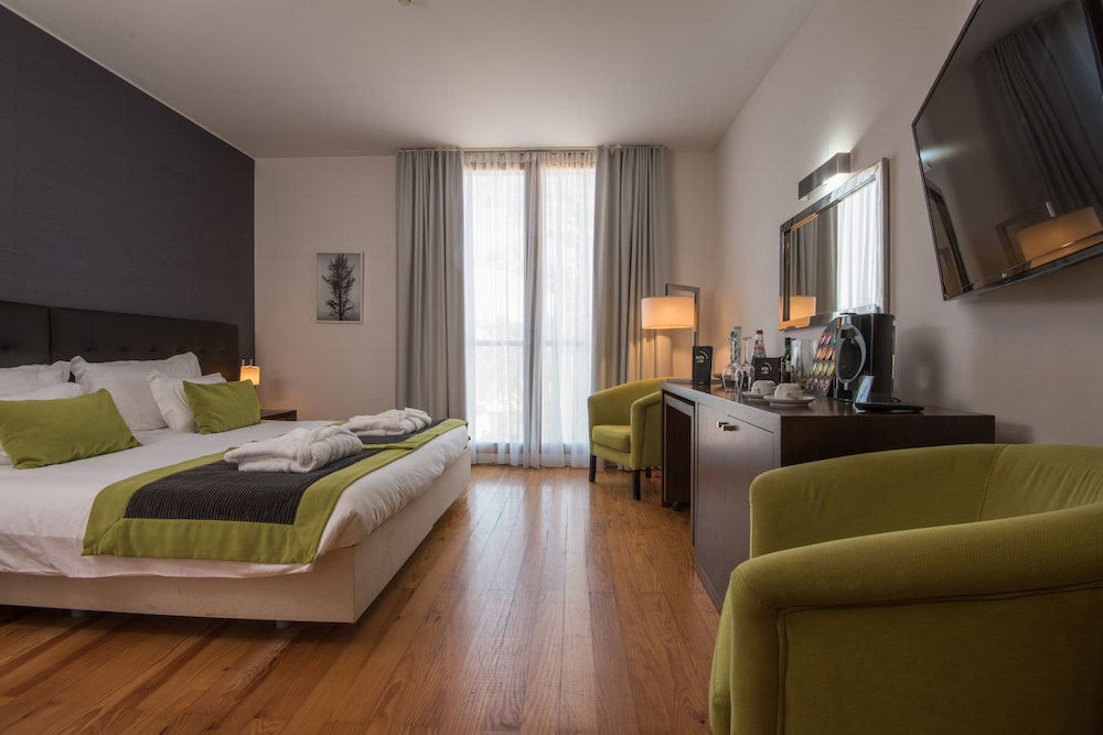 Arts In Hotel Conde Carvalhal — Hotel rooms in Funchal, Madeira