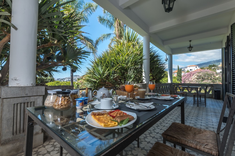 Arts In Hotel Conde Carvalhal — Restaurant & bars in Funchal, Madeira