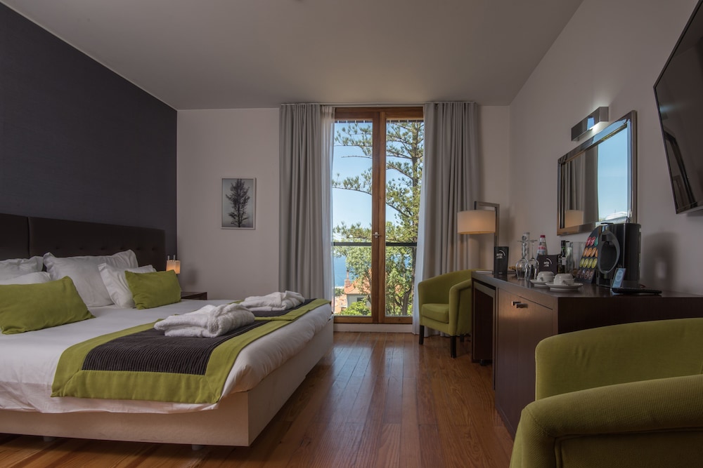 Arts In Hotel Conde Carvalhal — Hotel rooms in Funchal, Madeira