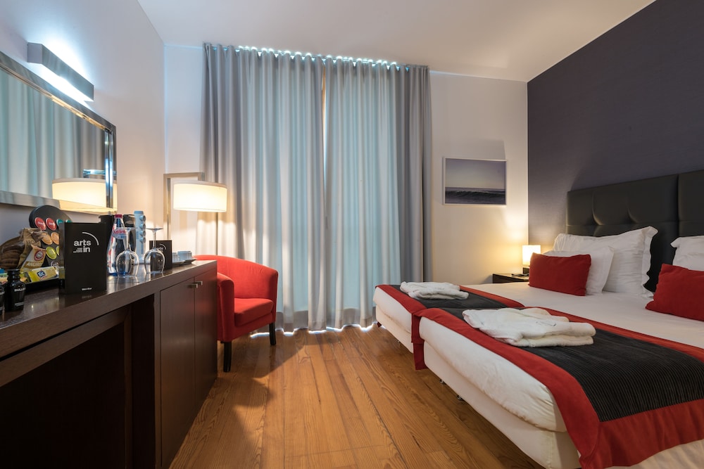 Arts In Hotel Conde Carvalhal — Hotel rooms in Funchal, Madeira