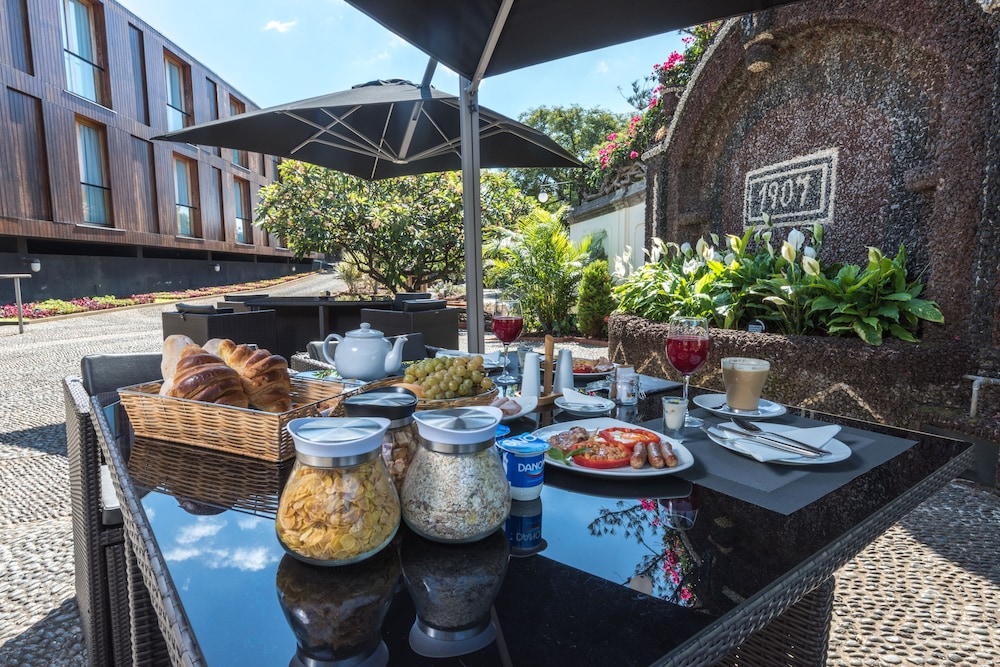 Arts In Hotel Conde Carvalhal — Restaurant & bars in Funchal, Madeira