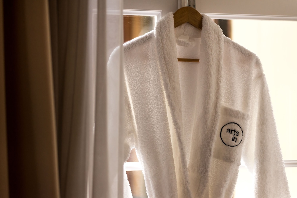 Arts In Hotel Conde Carvalhal — Hotel rooms in Funchal, Madeira
