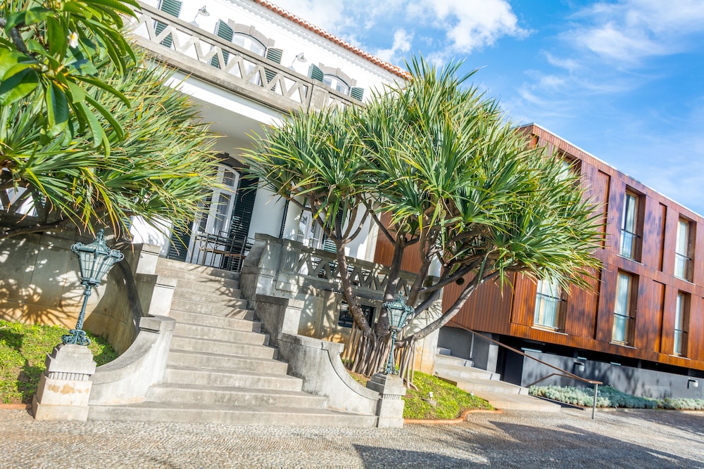 Arts In Hotel Conde Carvalhal — Hotel building in Funchal, Madeira