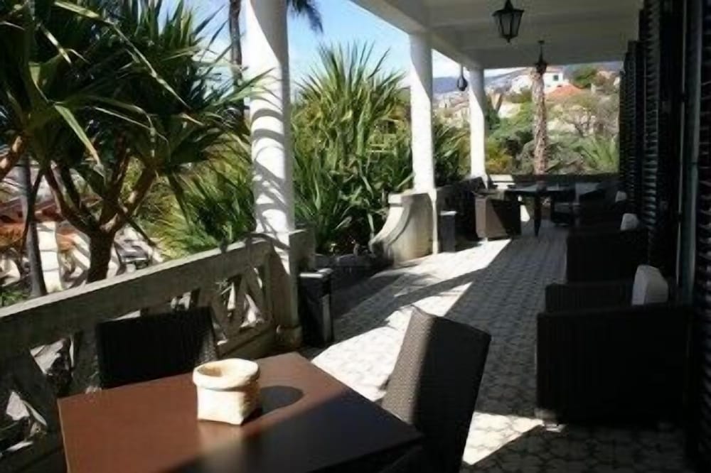 Arts In Hotel Conde Carvalhal — Restaurant & bars in Funchal, Madeira