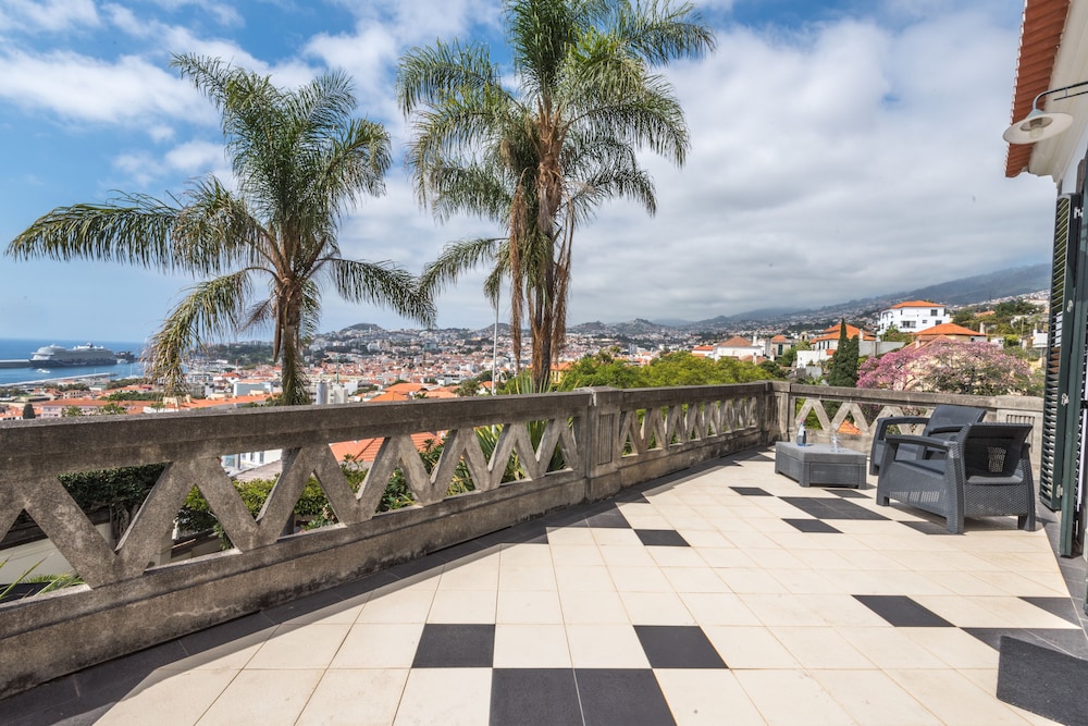 Arts In Hotel Conde Carvalhal — Attractions in the area in Funchal, Madeira