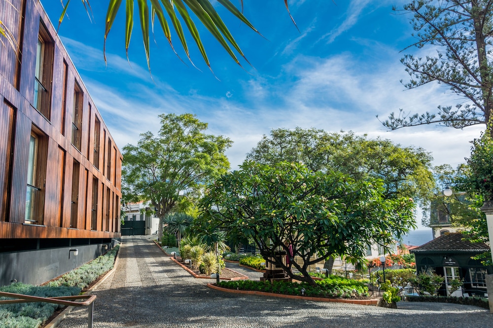 Arts In Hotel Conde Carvalhal — Hotel building in Funchal, Madeira