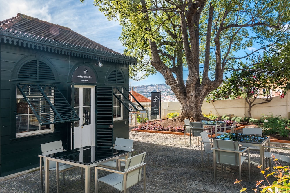 Arts In Hotel Conde Carvalhal — Restaurant & bars in Funchal, Madeira