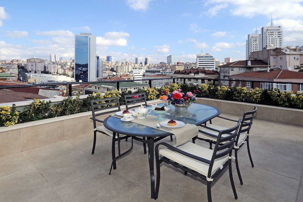 Cheya Tesvikiye — Restaurant & bars in Istanbul, Istanbul