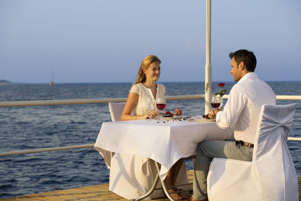 ROBINSON ÇAMYUVA Adults Only- All Inclusive — Restaurant & bars in Kemer