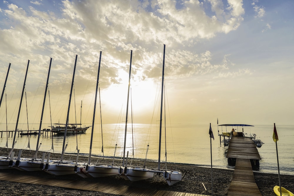 ROBINSON ÇAMYUVA Adults Only- All Inclusive — Beach in Kemer