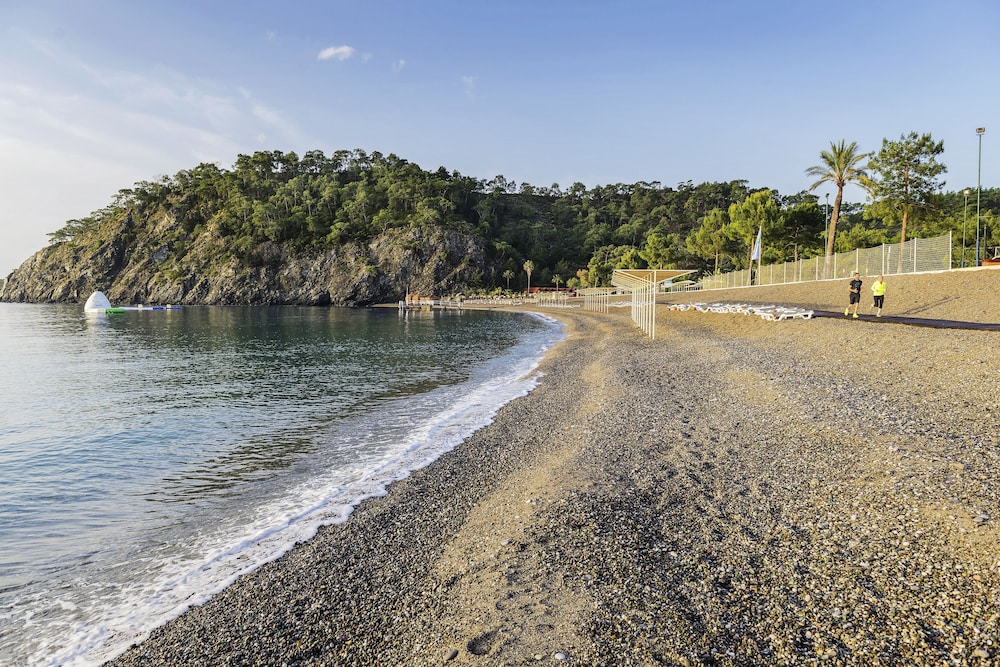 ROBINSON ÇAMYUVA Adults Only- All Inclusive — Beach in Kemer