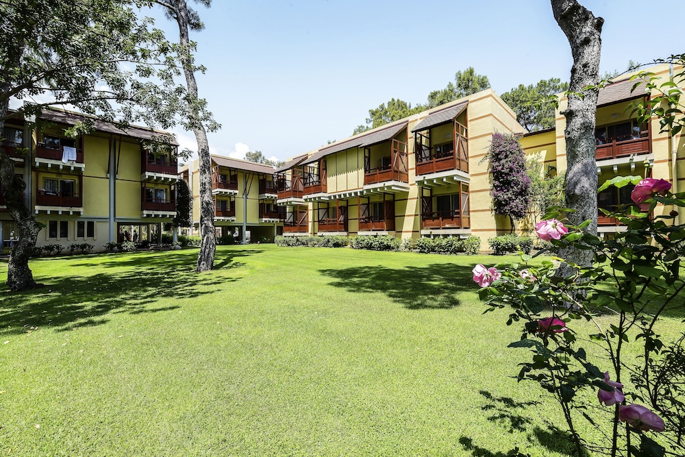 ROBINSON ÇAMYUVA Adults Only- All Inclusive — Hotel building in Kemer