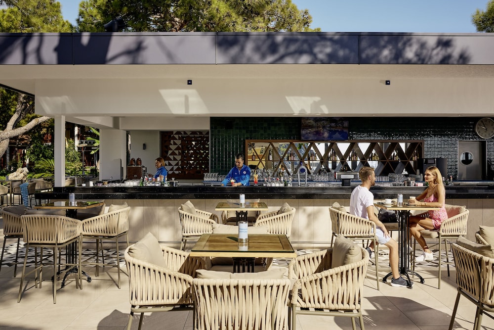 ROBINSON ÇAMYUVA Adults Only- All Inclusive — Restaurant & bars in Kemer