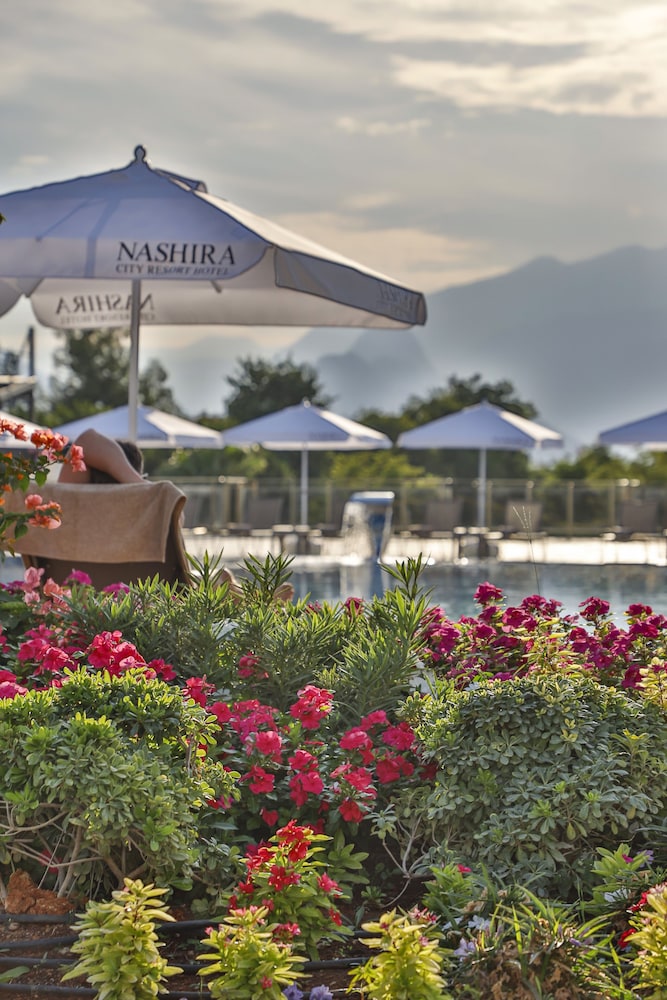 Nashira City Resort — Swimming pool in Antalya
