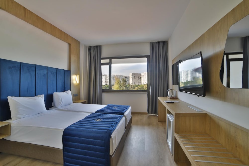 Nashira City Resort — Hotel rooms in Antalya