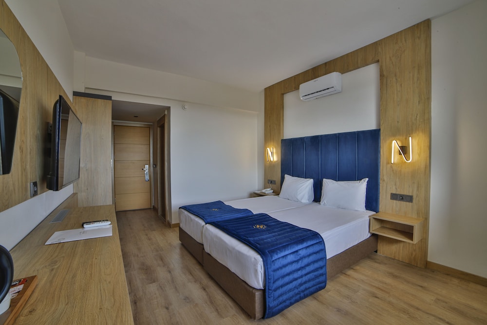 Nashira City Resort — Hotel rooms in Antalya