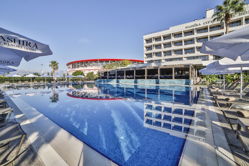 Nashira City Resort — Swimming pool in Antalya