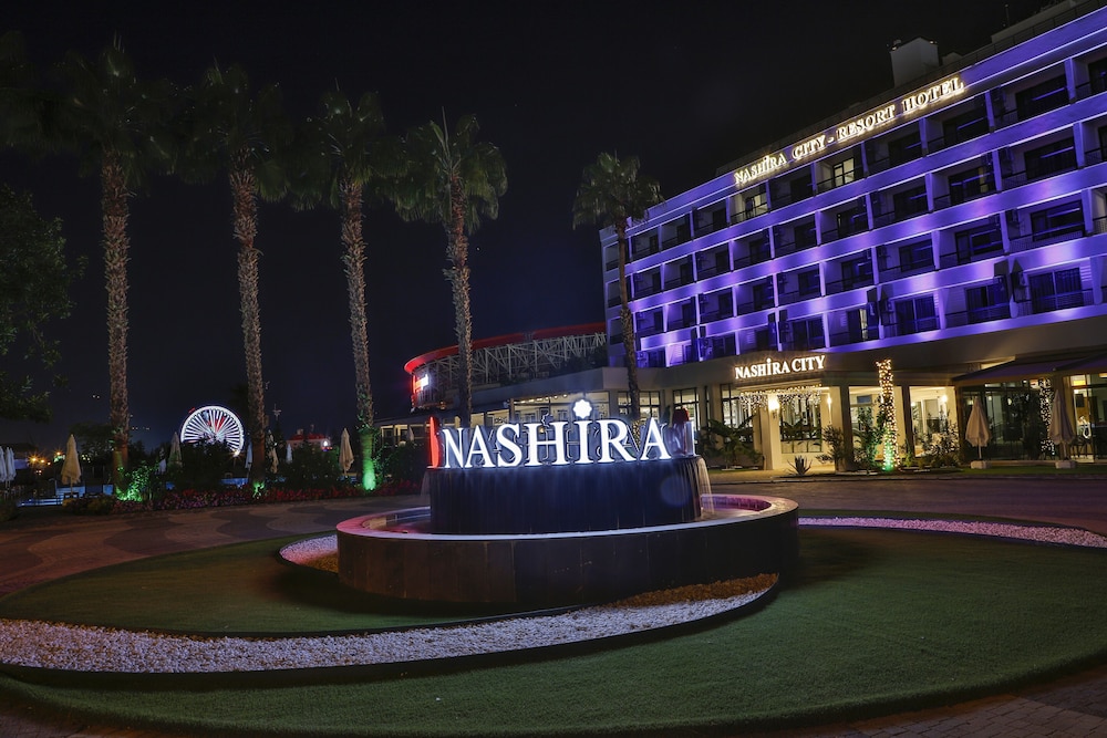 Nashira City Resort — Hotel building in Antalya