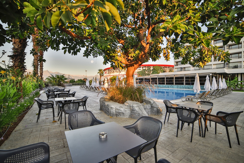 Nashira City Resort — Swimming pool in Antalya