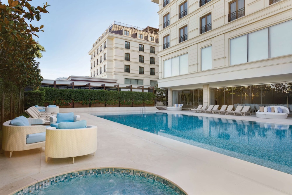 Wyndham Grand Istanbul Kalamis Marina Hotel — Swimming pool in Istanbul, Istanbul
