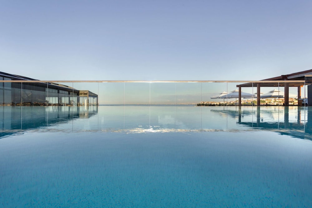Wyndham Grand Istanbul Kalamis Marina Hotel - zdjęcie 3