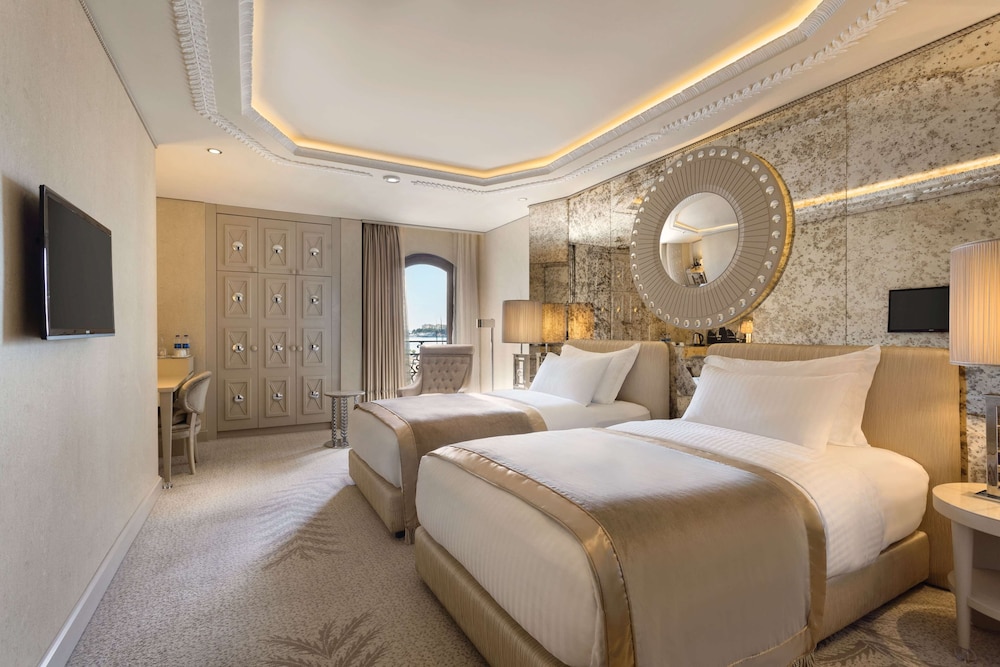Wyndham Grand Istanbul Kalamis Marina Hotel — Hotel rooms in Istanbul, Istanbul
