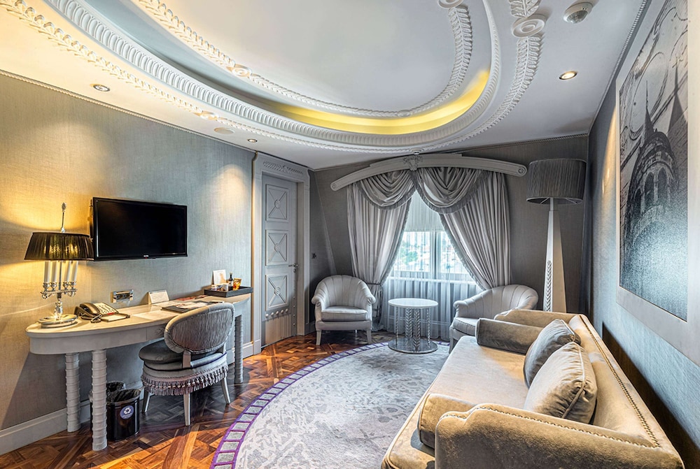Wyndham Grand Istanbul Kalamis Marina Hotel — Hotel rooms in Istanbul, Istanbul