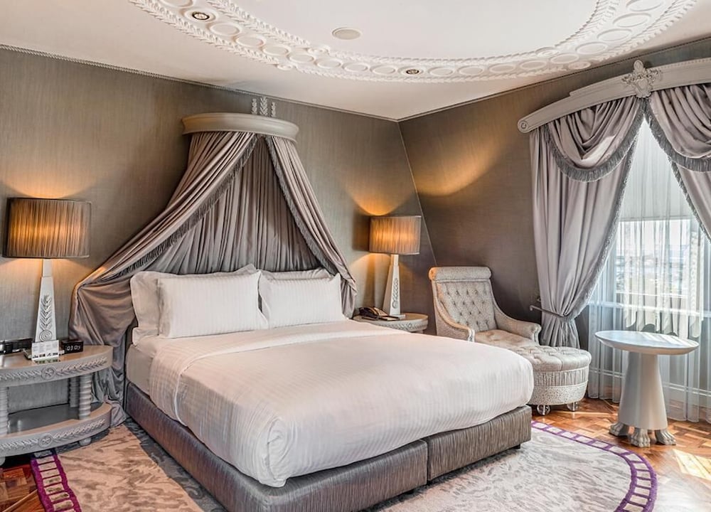 Wyndham Grand Istanbul Kalamis Marina Hotel — Hotel rooms in Istanbul, Istanbul