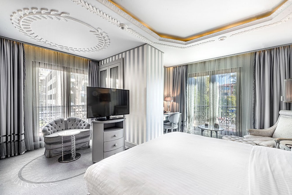 Wyndham Grand Istanbul Kalamis Marina Hotel — Hotel rooms in Istanbul, Istanbul