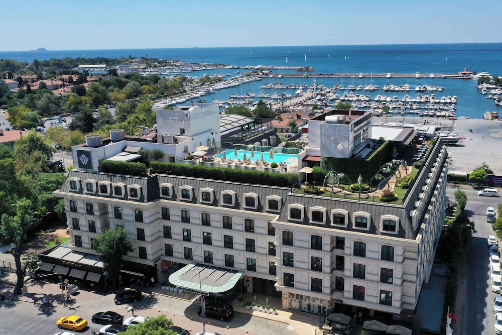 Wyndham Grand Istanbul Kalamis Marina Hotel — Main photo in Istanbul, Istanbul