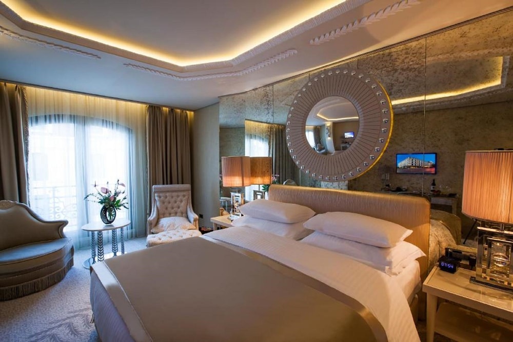 Wyndham Grand Istanbul Kalamis Marina Hotel — Hotel rooms in Istanbul, Istanbul