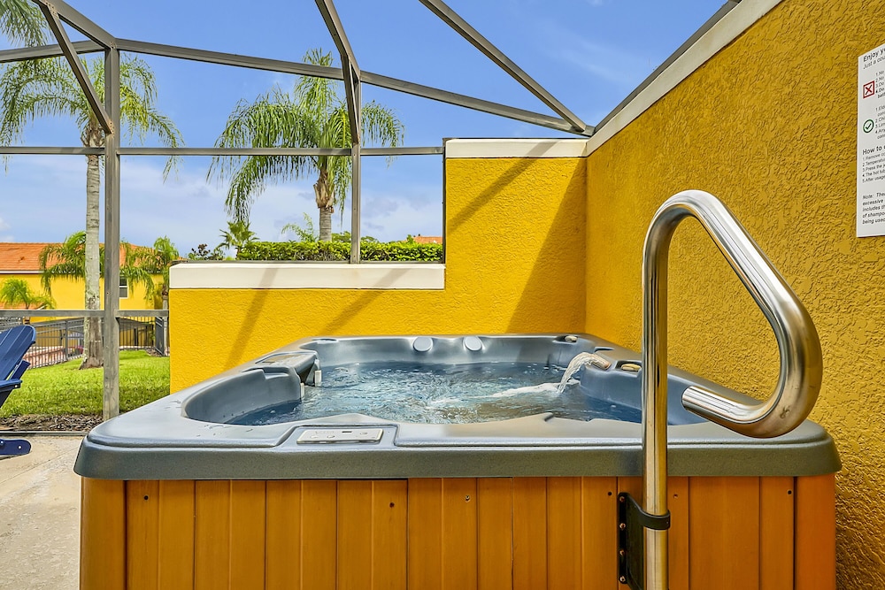 Vacation Townhomes by IDILIQ at Encantada Resort — Spa in Kissimmee, Florida